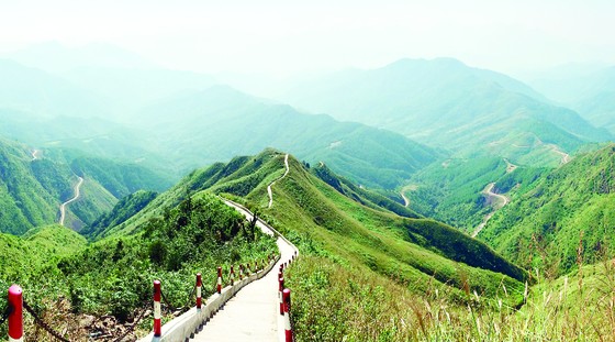 Tour du lịch 'lên rừng, xuống biển' hút khách dịp tết 2020 ảnh 1