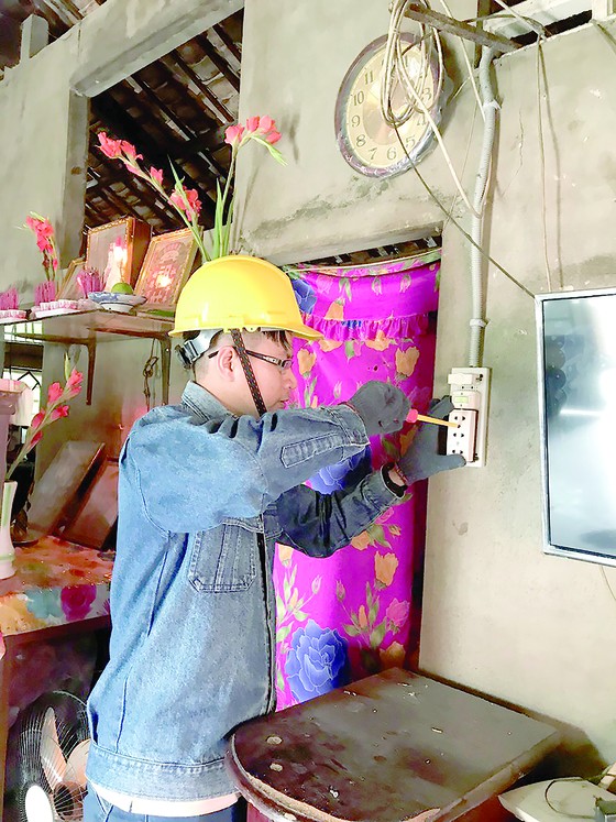 Tổng Công ty Điện lực TPHCM (EVNHCMC): Đảm bảo điện ổn định phục vụ Tết Dương lịch ảnh 4