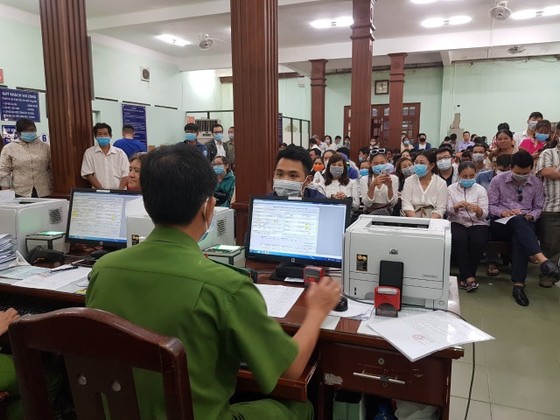 Bỏ hộ khẩu giấy là cần thiết, tất yếu ảnh 1