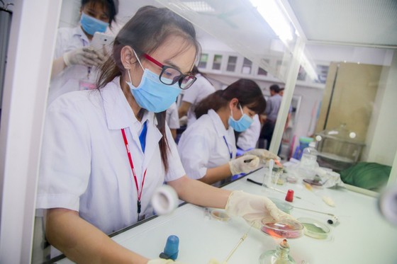 Trường đại học chia sẻ khó khăn với sinh viên ảnh 1