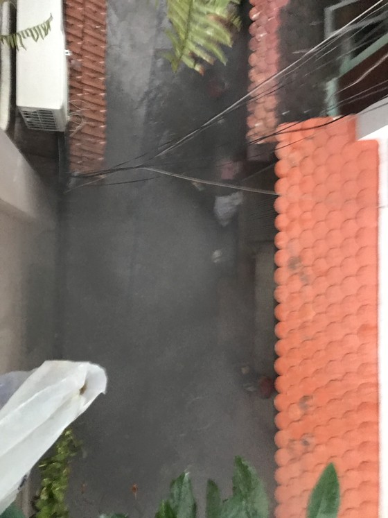 Cháy nhà kho trong hẻm ở trung tâm TPHCM ảnh 9