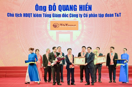 Doanh nhân Đỗ Quang Hiển được trao tặng Huân chương Lao động hạng Nhất ảnh 1