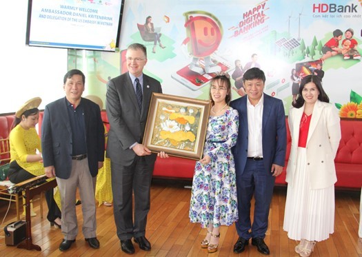 Đại sứ Hoa Kỳ thăm và làm việc với HDBank, Vietjet ảnh 4