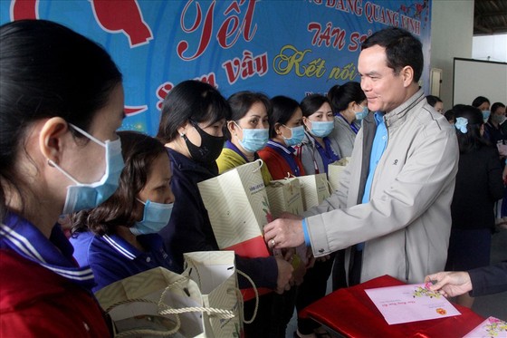 Chăm lo tết thật tốt cho người lao động không về quê ảnh 1