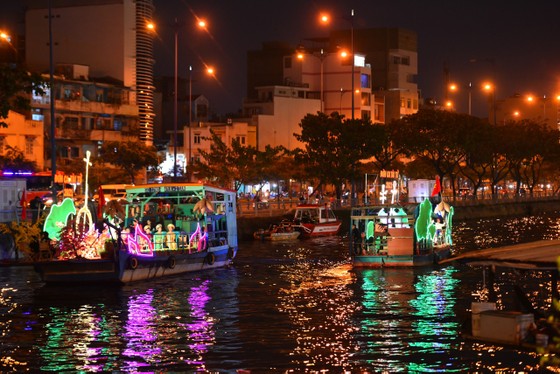 Tết xưa về cùng con nước ảnh 1