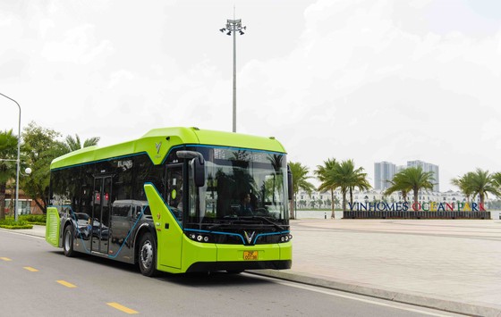 VinBus chính thức vận hành xe buýt điện thông minh đầu tiên tại Việt Nam ảnh 2