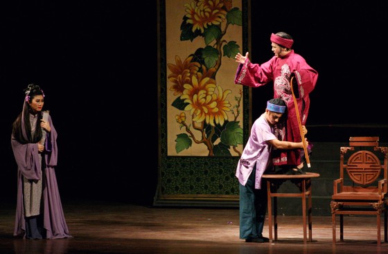 Gian nan nghề 'quản gia sân khấu' ảnh 1