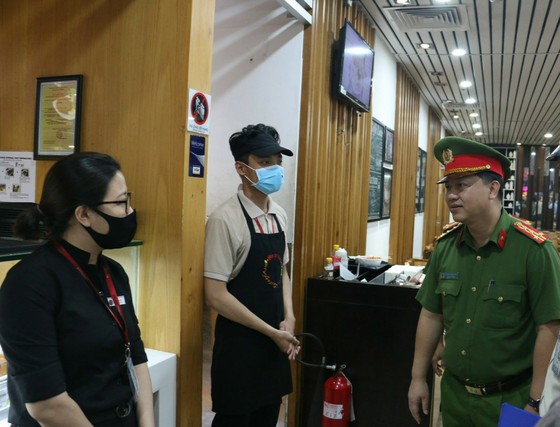 Người chỉ huy 'truyền lửa' cho chiến sĩ ảnh 1