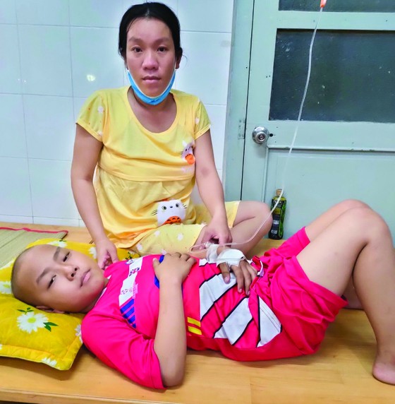 Bé trai 8 tuổi ung thư máu ảnh 1