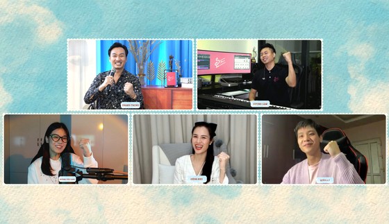 Từng bước thích nghi với điều kiện 'bình thường mới' - Bài 6: Chuyển bộ và bắt kịp xu hướng văn hóa - giải trí ảnh 1
