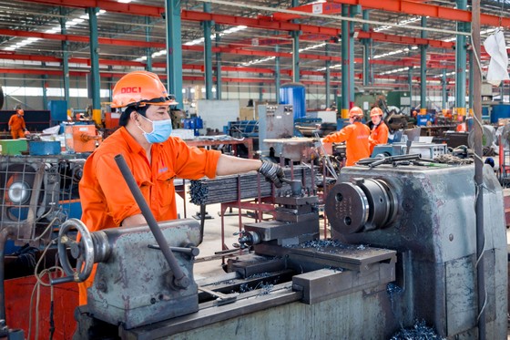 Mở cơ hội cho lao động trở lại nhà máy ảnh 1
