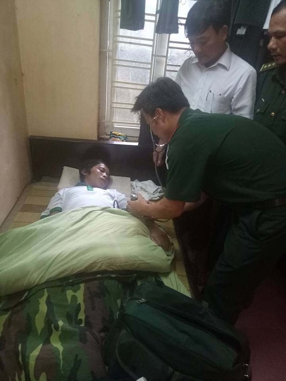 Ngư dân Thanh Hóa cứu được 2 ngư dân trôi dạt trên biển ảnh 1
