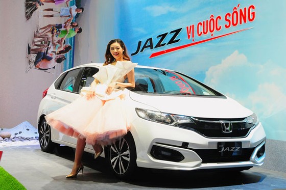 Dàn xe mới tràn ngập Vietnam Motor Show 2017 ảnh 8
