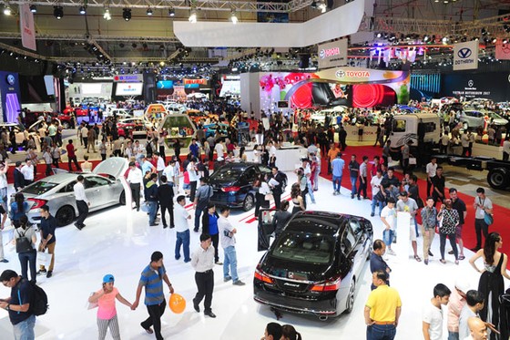 Dàn xe mới tràn ngập Vietnam Motor Show 2017 ảnh 10