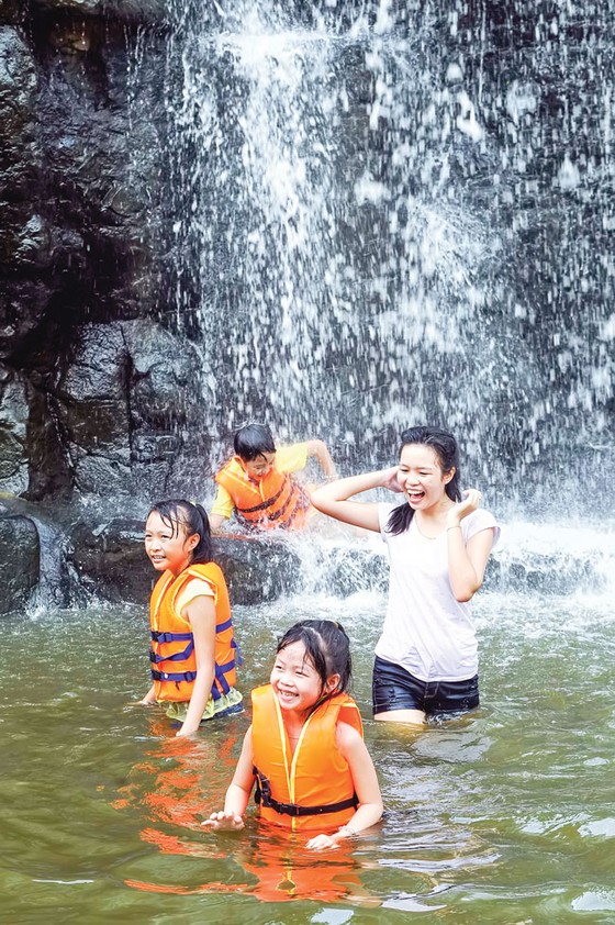 Thác Đá Hàn ảnh 3