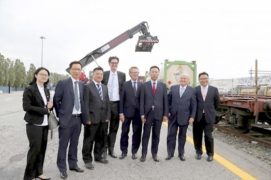 Italia đón “con đường tơ lụa” Trung Quốc ảnh 1