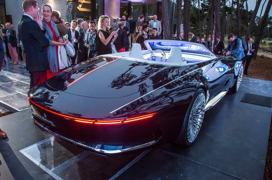 Chiêm ngưỡng vẻ đẹp xuất sắc của Vision Mercedes-Maybach 6 Cabriolet ngoài đời thực - Ảnh 6. Chiêm ngưỡng vẻ đẹp xuất sắc của Vision Mercedes-Maybach 6 Cabriolet ngoài đời thực - Ảnh 6.