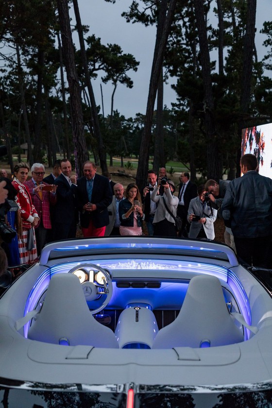 Chiêm ngưỡng vẻ đẹp xuất sắc của Vision Mercedes-Maybach 6 Cabriolet ngoài đời thực - Ảnh 7. Chiêm ngưỡng vẻ đẹp xuất sắc của Vision Mercedes-Maybach 6 Cabriolet ngoài đời thực - Ảnh 7.