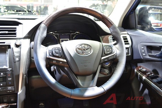 Toyota Camry 2017 được vén màn tại Đông Nam Á với trang bị tốt hơn - Ảnh 6. Toyota Camry 2017 được vén màn tại Đông Nam Á với trang bị tốt hơn - Ảnh 6.