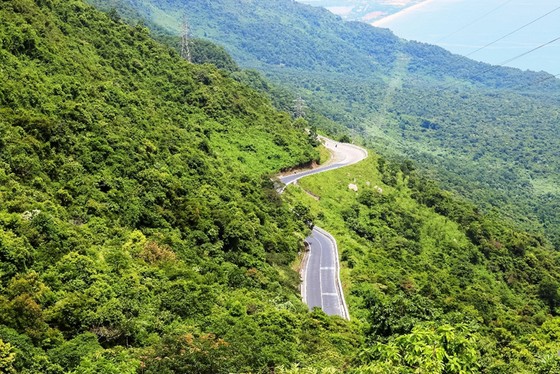 Cung đường cuốn hút nhất thế giới tại Việt Nam khiến nhiều người ngỡ ngàng - ảnh 14