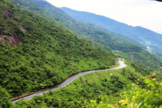 Cung đường cuốn hút nhất thế giới tại Việt Nam khiến nhiều người ngỡ ngàng - ảnh 15
