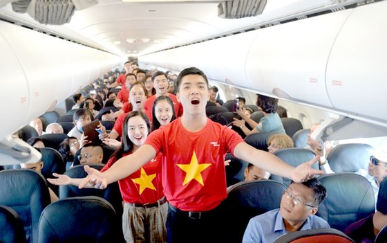 Hát Acapella trên tàu bay, tặng vé miễn phí ảnh 4