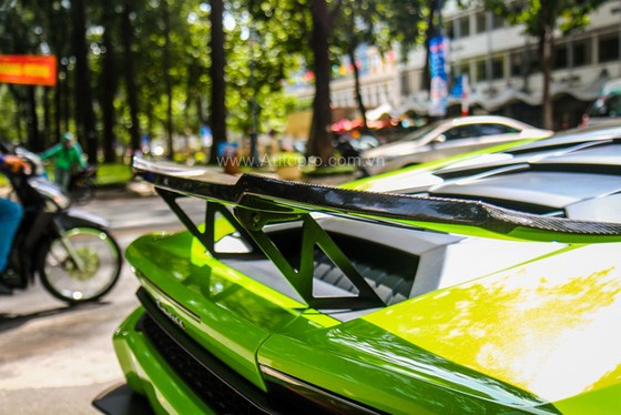 Lamborghini Huracan của bạn trai cũ nữ hoàng nội y Ngọc Trinh được độ khủng - Ảnh 11. Lamborghini Huracan của bạn trai cũ nữ hoàng nội y Ngọc Trinh được độ khủng - Ảnh 11.
