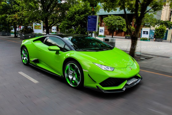 Lamborghini Huracan của bạn trai cũ nữ hoàng nội y Ngọc Trinh được độ khủng - Ảnh 1. Lamborghini Huracan của bạn trai cũ nữ hoàng nội y Ngọc Trinh được độ khủng - Ảnh 1.