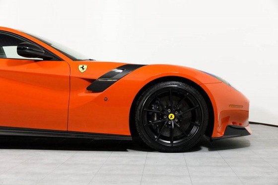 Vẻ đẹp của chiếc Ferrari F12tdf có giá bán siêu đắt đỏ trên thế giới, giá từ 31,8 tỷ Đồng - Ảnh 10. Vẻ đẹp của chiếc Ferrari F12tdf có giá bán siêu đắt đỏ trên thế giới, giá từ 31,8 tỷ Đồng - Ảnh 10.