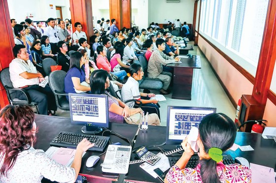 Ngưỡng 800 tiếp tục leo ảnh 1