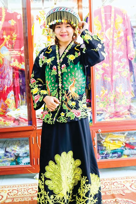 Làng nghề phục chế long bào ảnh 2