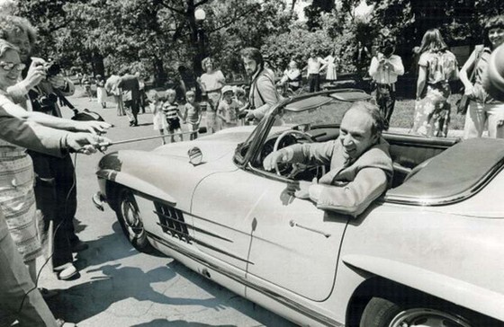 Chiếc Mercedes-Benz 300SL đặc biệt của Thủ tướng Canada Justin Trudeau - Ảnh 2. Chiếc Mercedes-Benz 300SL đặc biệt của Thủ tướng Canada Justin Trudeau - Ảnh 2.