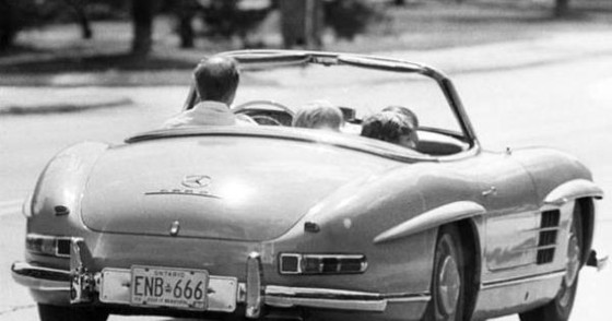 Chiếc Mercedes-Benz 300SL đặc biệt của Thủ tướng Canada Justin Trudeau - Ảnh 4. Chiếc Mercedes-Benz 300SL đặc biệt của Thủ tướng Canada Justin Trudeau - Ảnh 4.