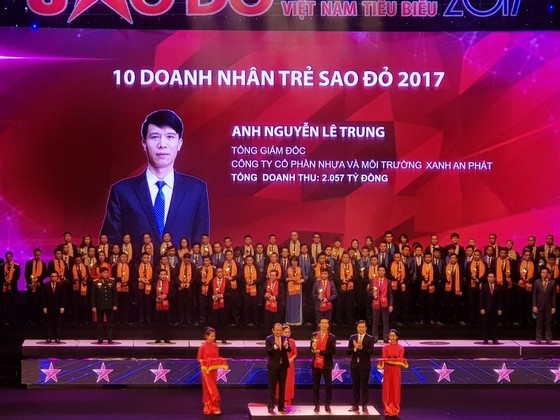 AAA: Nhận giải thưởng Sao Đỏ 2017 ảnh 2