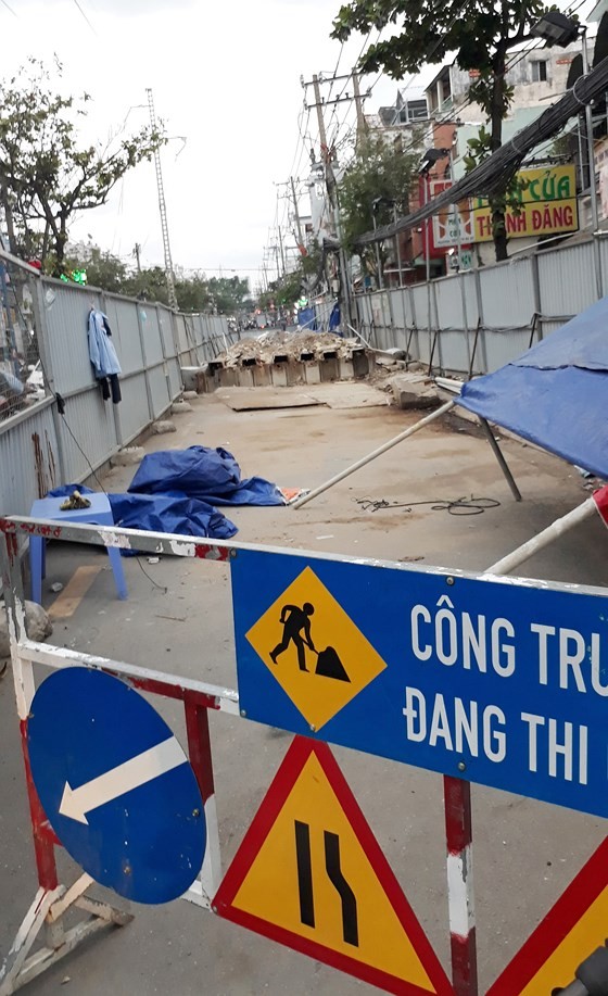 Nên thu hẹp lô cốt khi chưa thi công ảnh 1