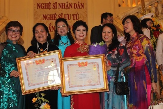 Khổ vì danh hiệu! ảnh 1