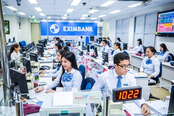 VCB thoái vốn MBB và EIB ảnh 1