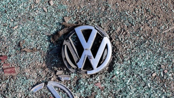 Bê bối động trời: Volkswagen bán hàng nghìn xe không đạt chuẩn cho khách hàng