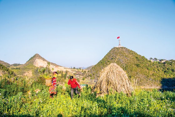 Sắc màu Lô Lô Chải ảnh 8