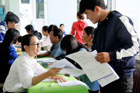 Bài 1: Tuyển sinh thời cạnh tranh ảnh 1
