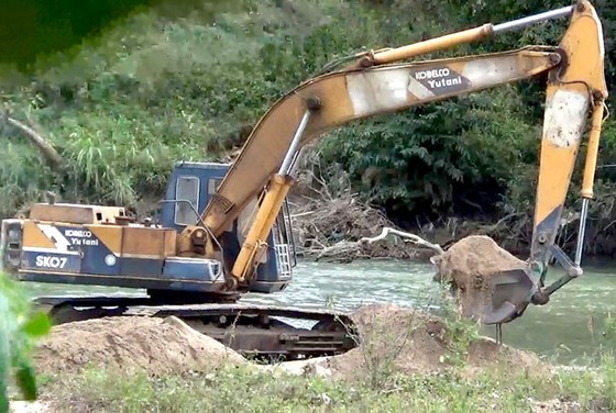 Cát sông ở Tây Nguyên bị khai thác bừa bãi ảnh 1