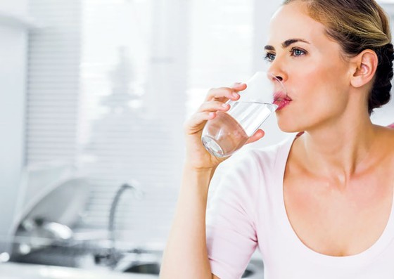 Tiếp nước cơ thể đúng và đủ ảnh 2
