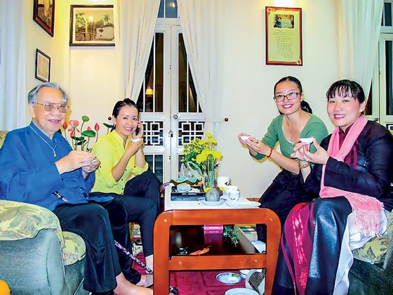 Mùa sen tưởng nhớ thầy Khê ảnh 1