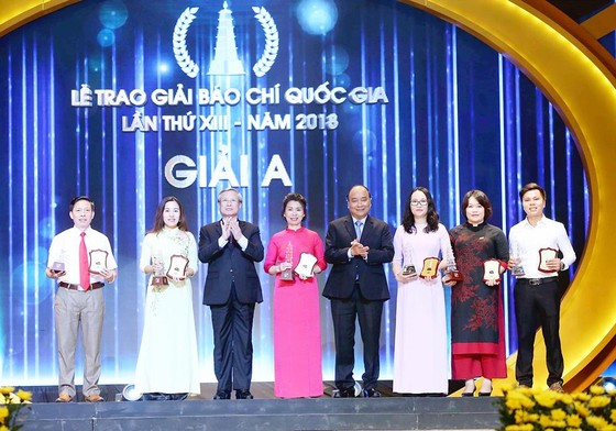 Thông tin tích cực phải là dòng chủ lưu trên báo chí ảnh 1