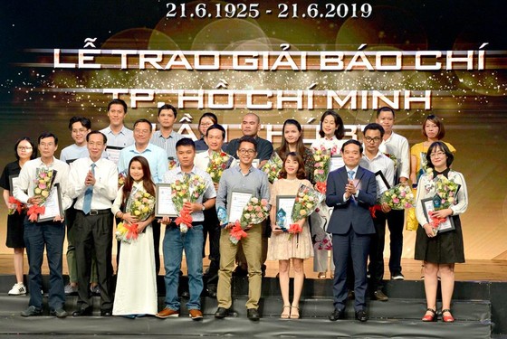 Thông tin tích cực phải là dòng chủ lưu trên báo chí ảnh 2