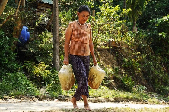 Dân Trà Bui khát nước ảnh 1