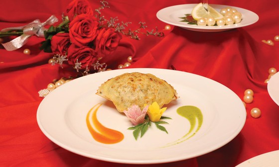 Nâng niu người phụ nữ yêu thương cùng Rex Hotel Saigon ảnh 2