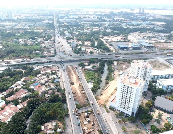 Khởi công hàng loạt dự án giao thông ảnh 1