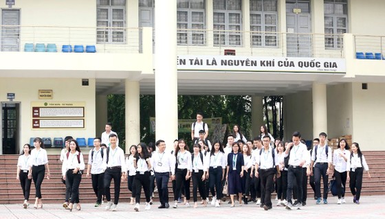 Cuộc đua khốc liệt và tốn kém ảnh 1