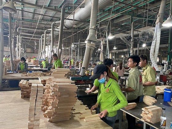 Doanh nghiệp cử nhân sự ngồi tại công công ty để tuyển dụng, vẫn khó tìm lao động ảnh 1